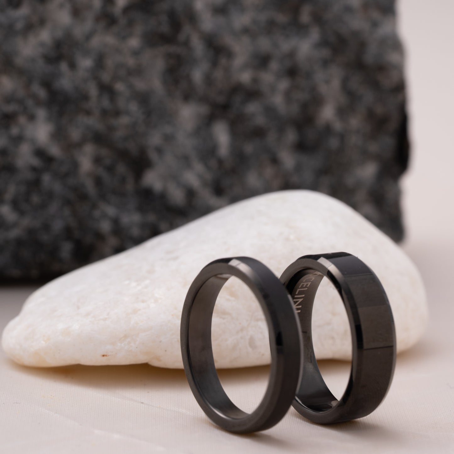 ANILLO TUNGSTENO BLACK CEPILLADO. NEBULA