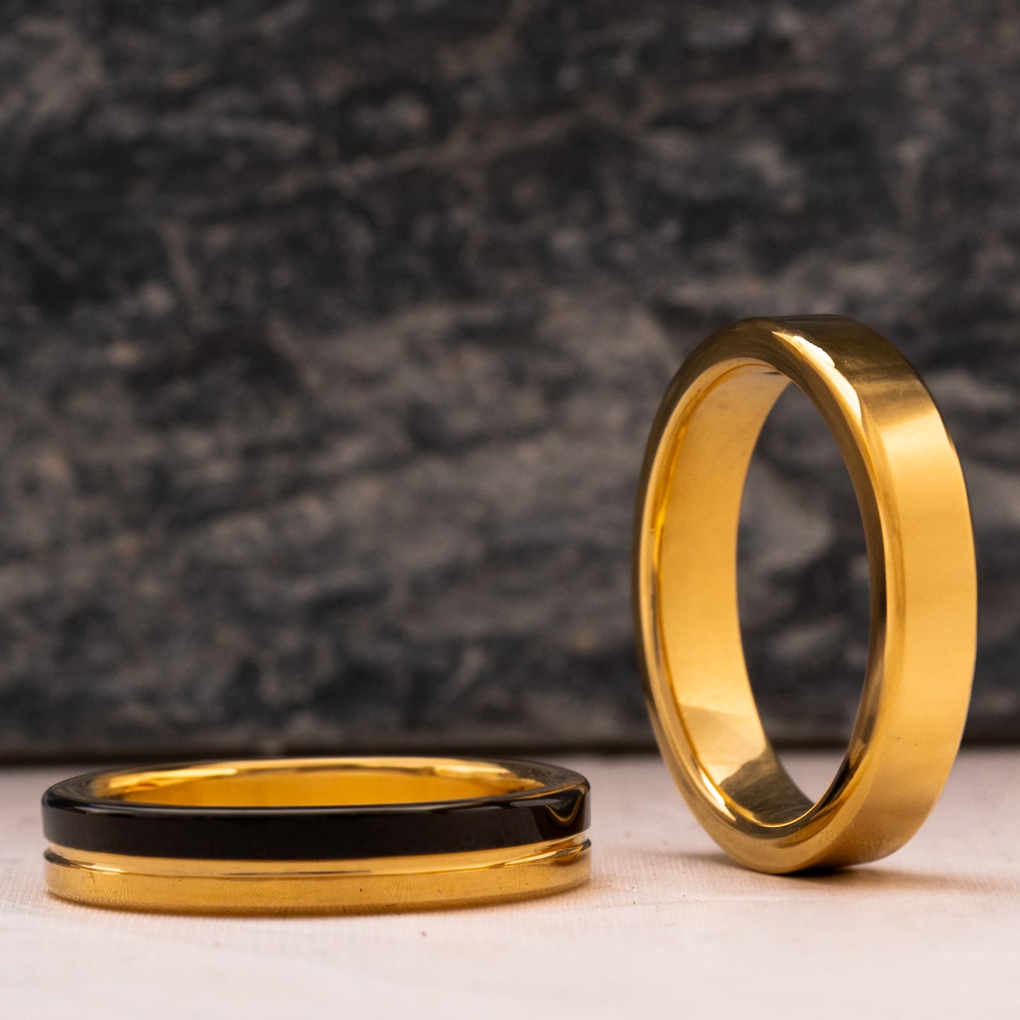 ANILLO TUNGSTENO. GOLD RADIANT