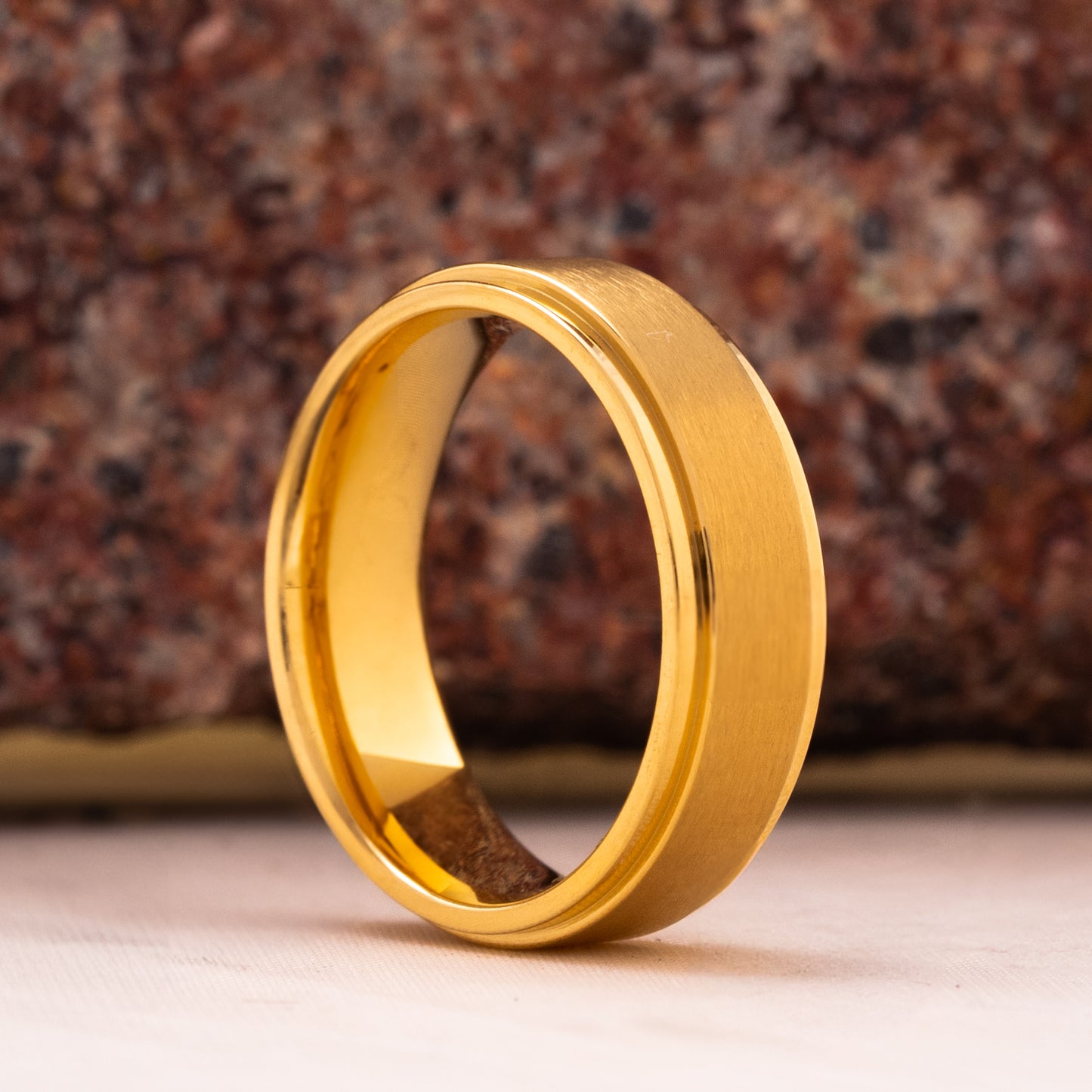 ANILLO TUNGSTENO GOLD CEPILLADO. IMPERIUM