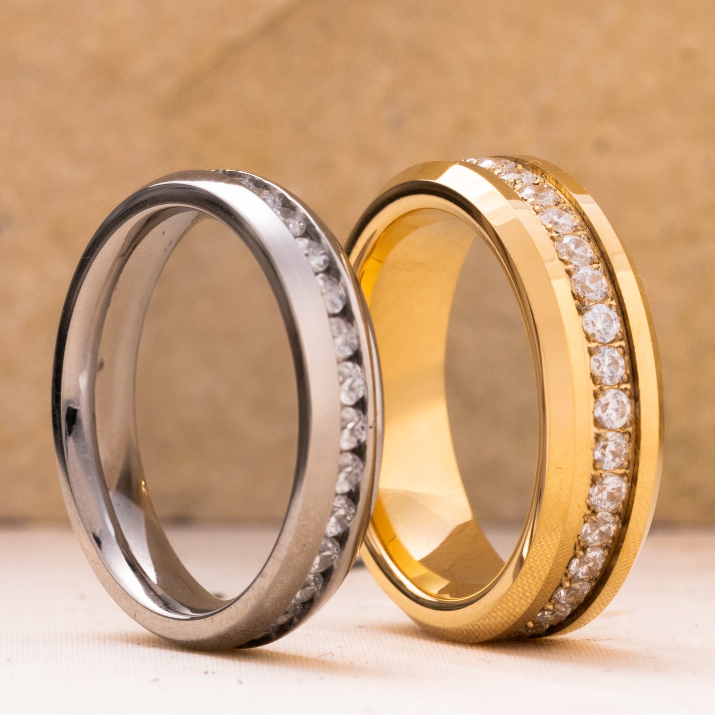 ANILLO TUNGSTENO GOLD Y BRILLANTES. AURUM