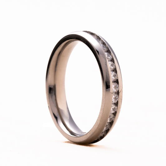 ANILLO TITANIO CON BRILLANTES. ETERNITY