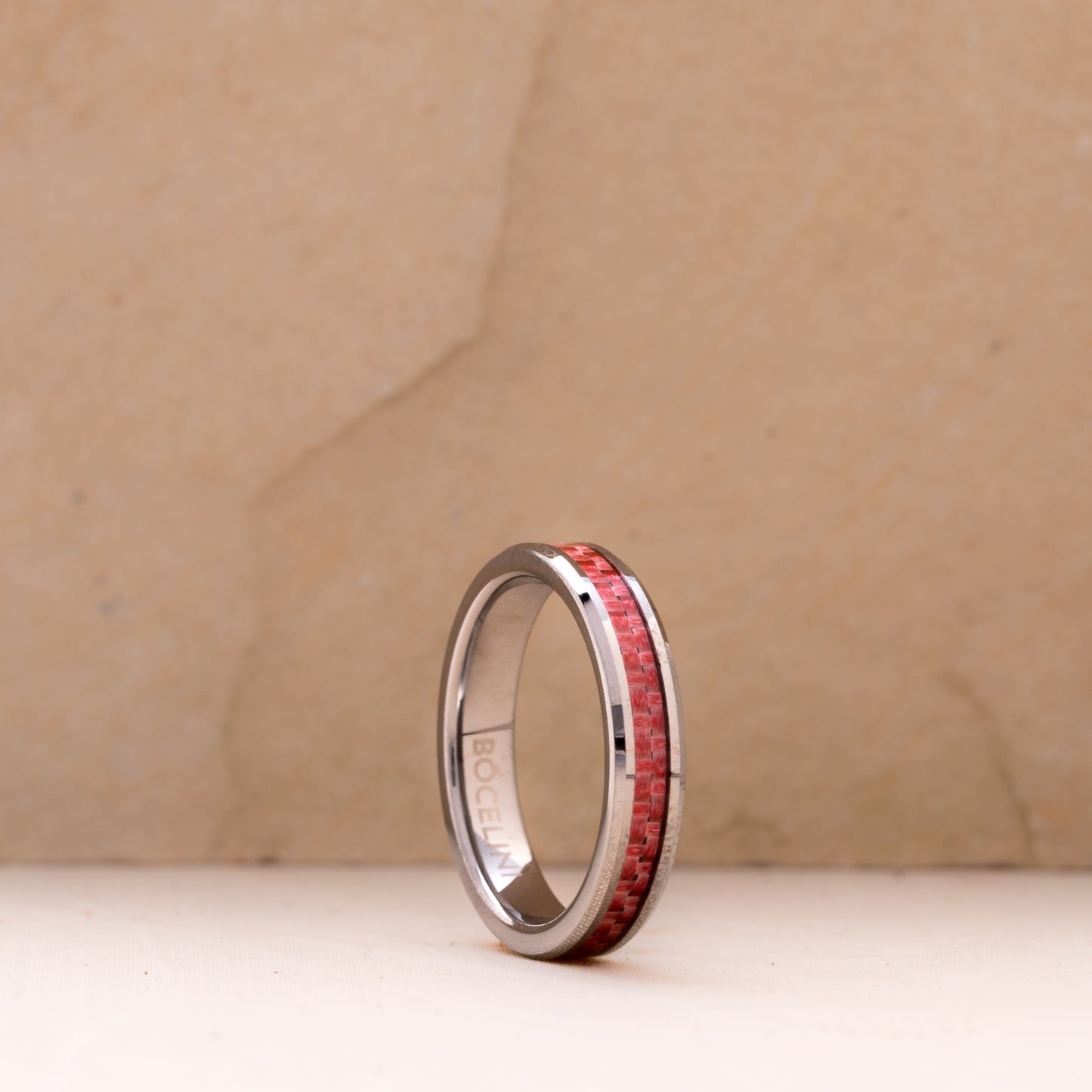 ANILLO TUNGSTENO Y FIBRA. RED LINE