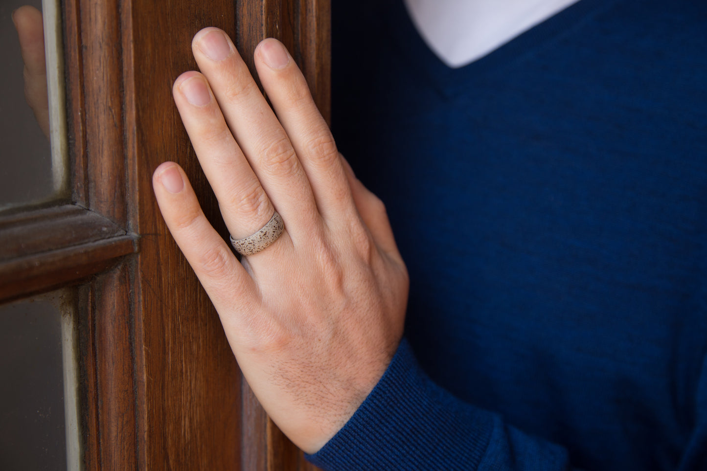 ANILLO CONCRETO PATAGÓNICO Y TITANIO