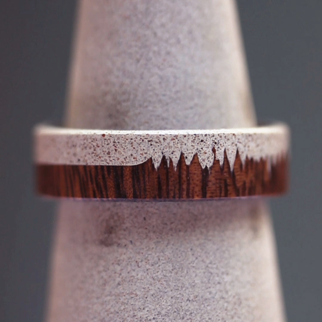 ANILLO RUSTIC EN CONCRETO, LAPACHO Y TITANIO