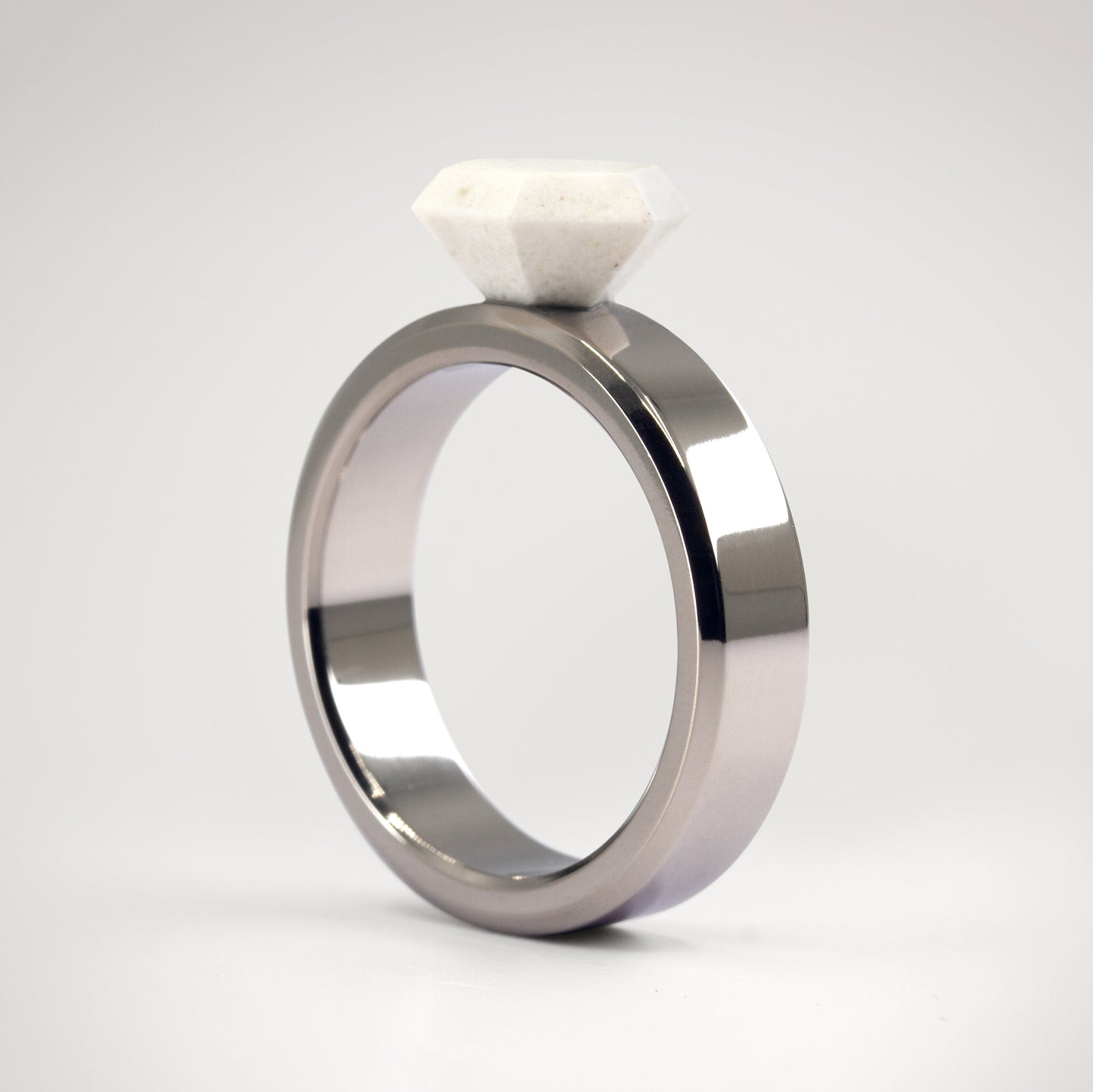 ANILLO DIAMANTE TITANIO Y CARRARA