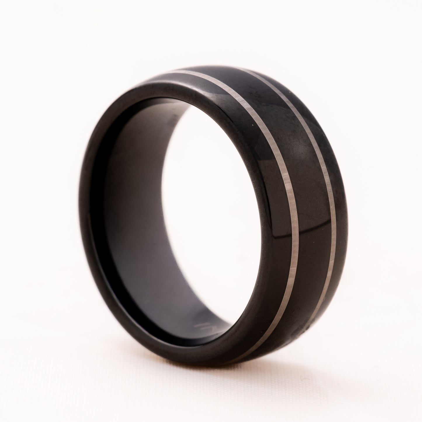 ANILLO TUNGSTENO NEGRO CON DOBLE LÍNEA GRIS. TWO LINE