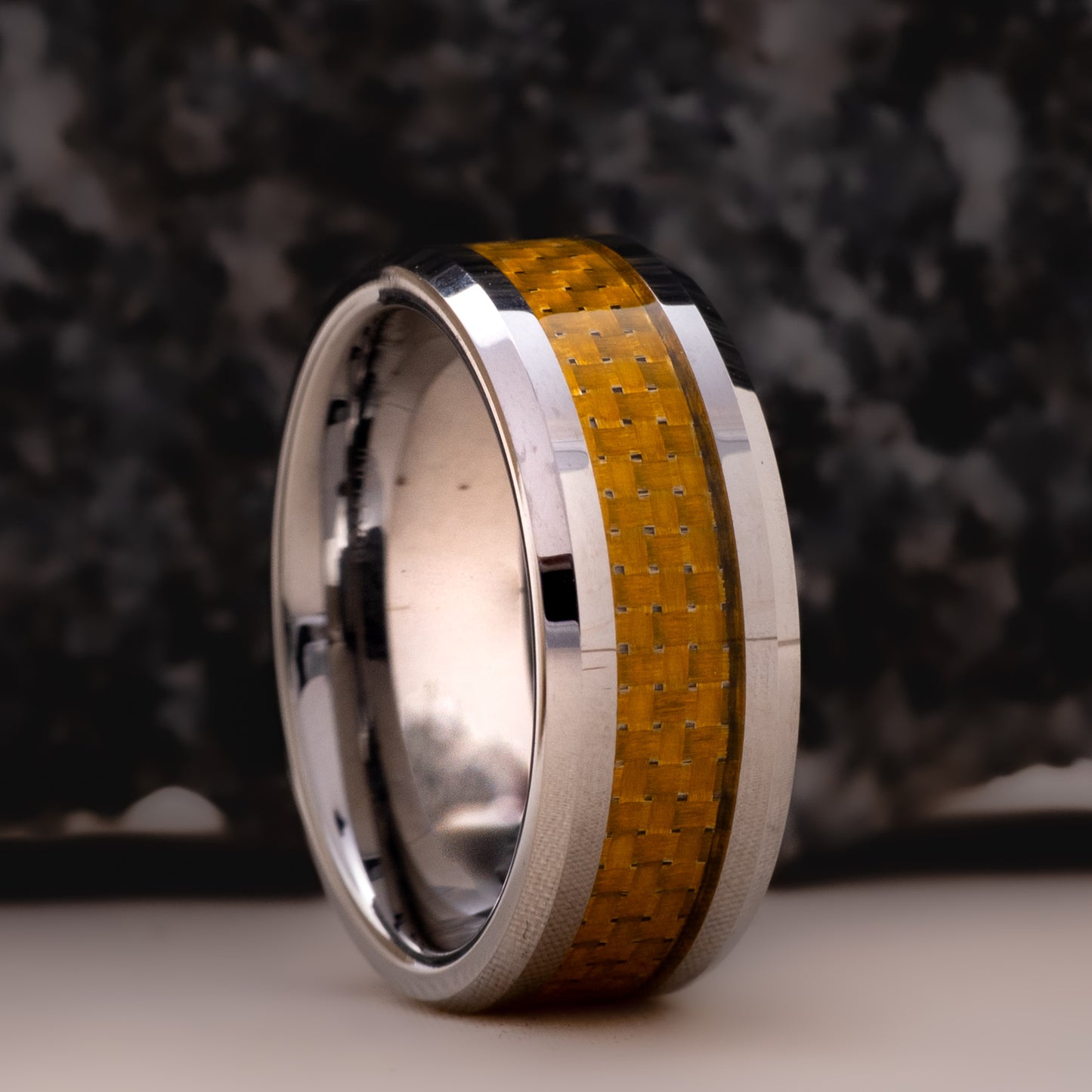 ANILLO TUNGSTENO Y FIBRA. ANCESTRAL BROWN