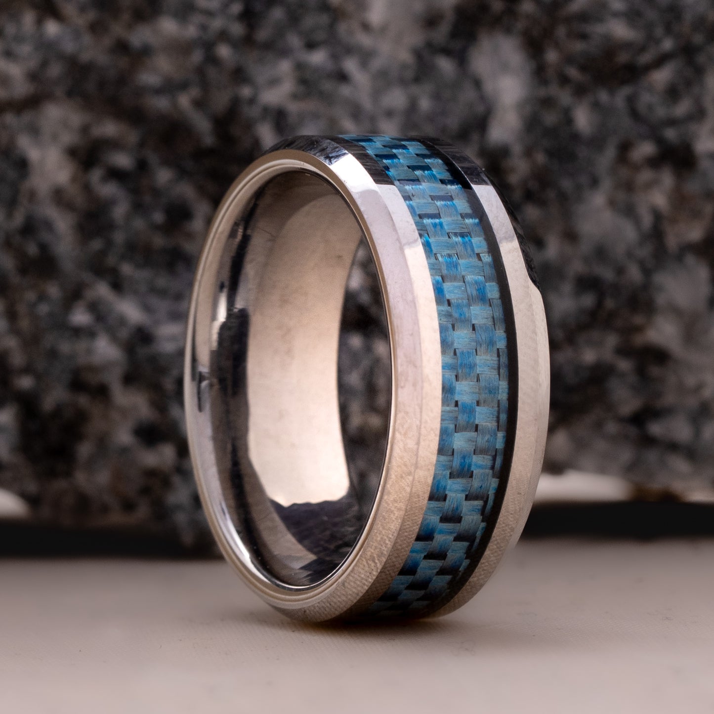 ANILLO TUNGSTENO Y FIBRA. AZUR RAY