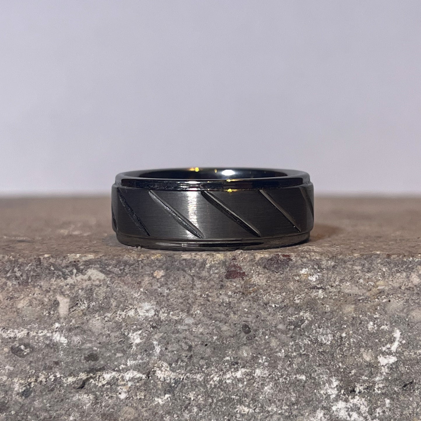 ANILLO TUNGSTENO PULIDO. FORTE