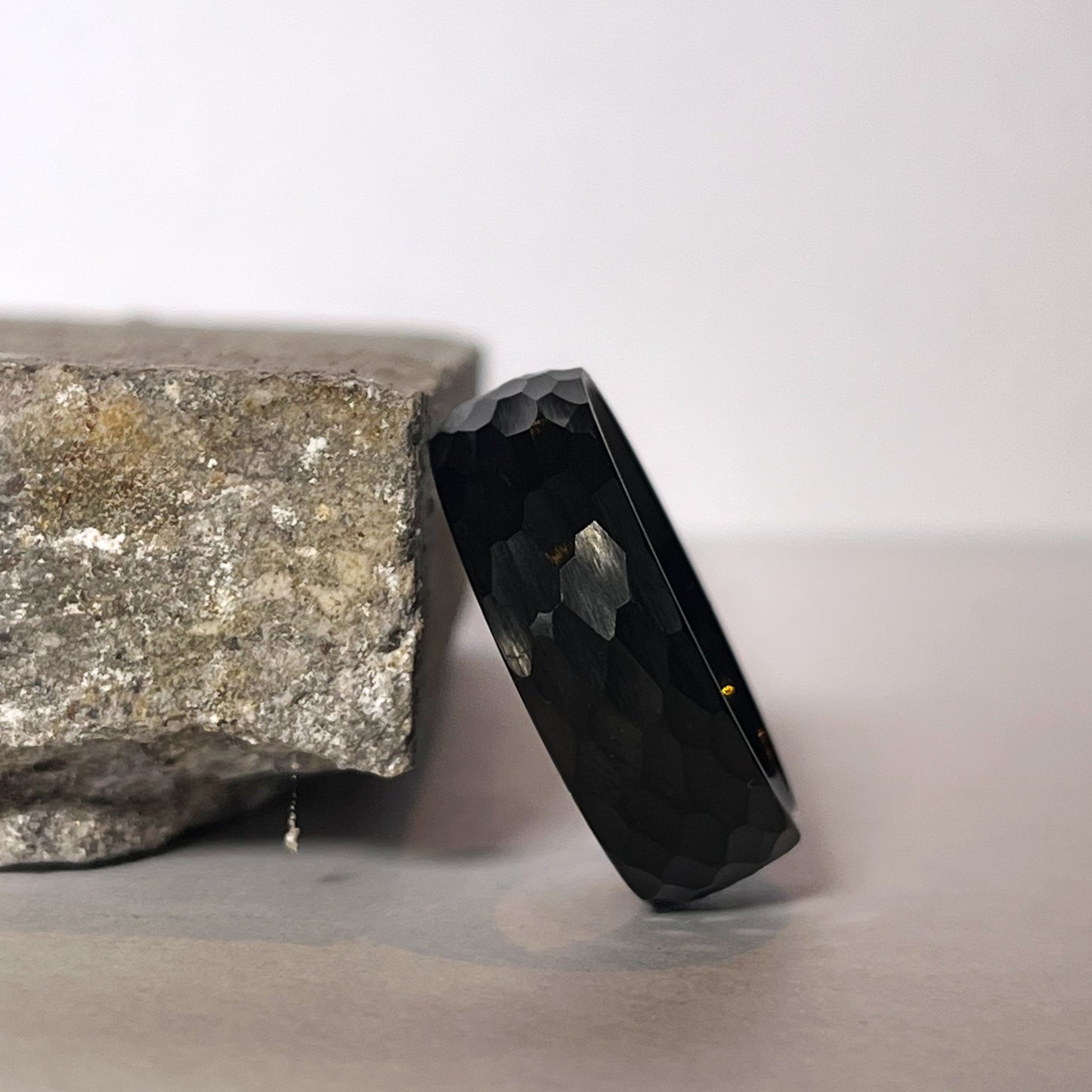 ANILLO TUNGSTENO. BLACK ALPHA