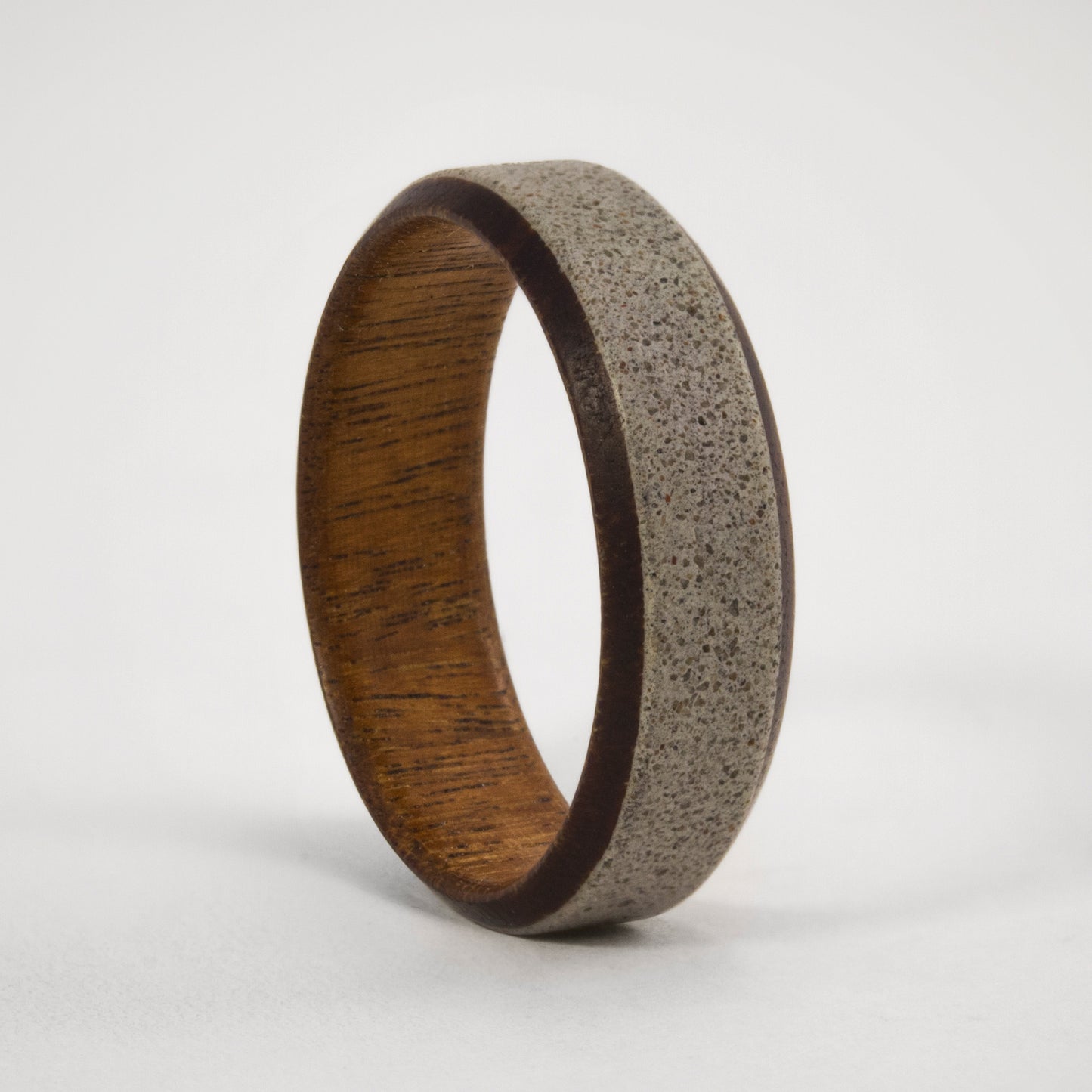 ANILLO CONCRETO GRIS Y MADERA BISELADO