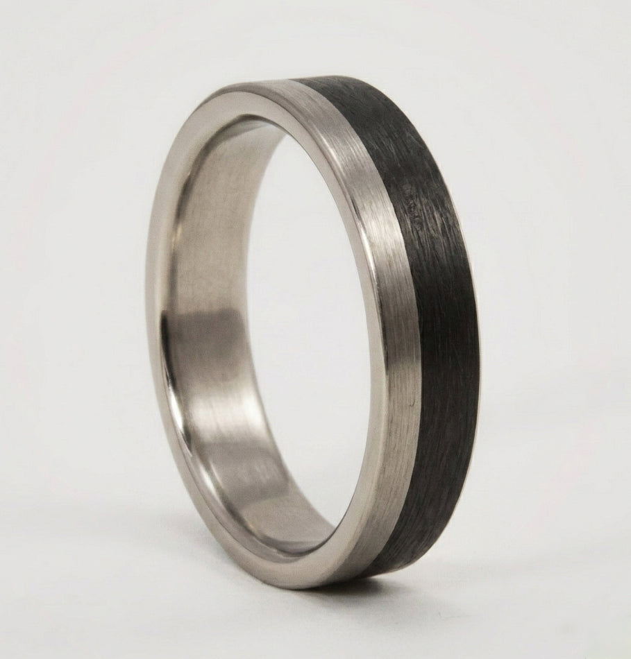 ANILLO TITANIO PULIDO Y FIBRA. UNIX